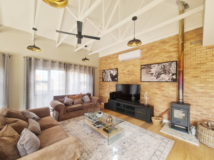 To Let 3 Bedroom Property for Rent in Kosmos North West